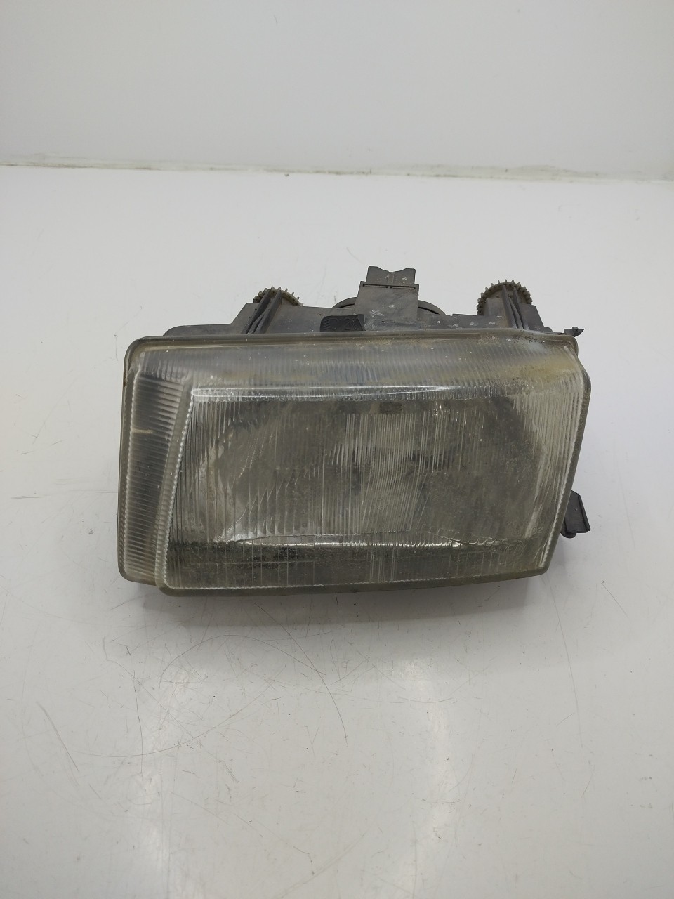 Farol/ Otica Dianteiro DTO VOLKSWAGEN Caddy II  de  a 