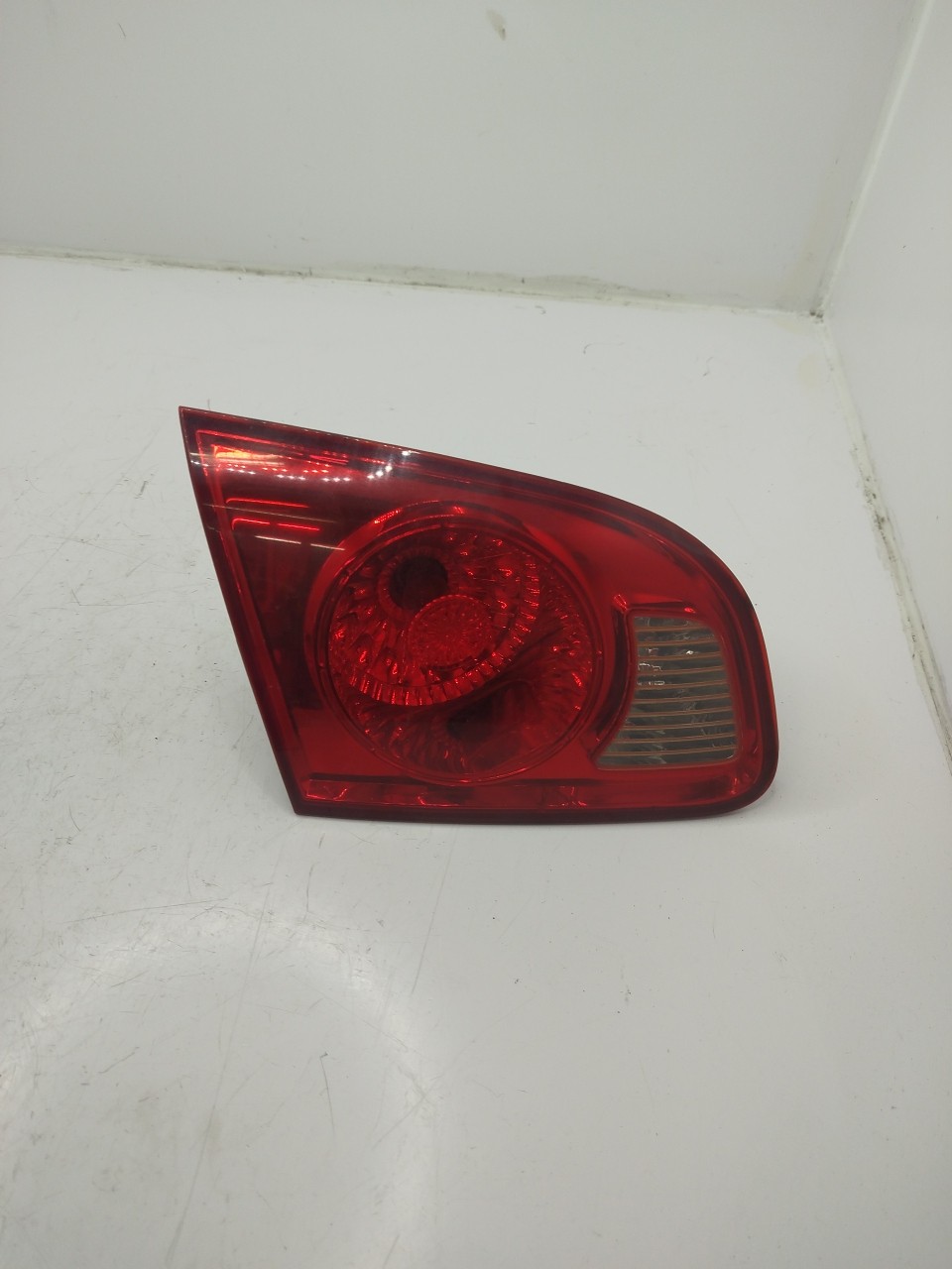 Farolim da Mala ESQ HYUNDAI SANTA FÉ II  de 2005 a 2015