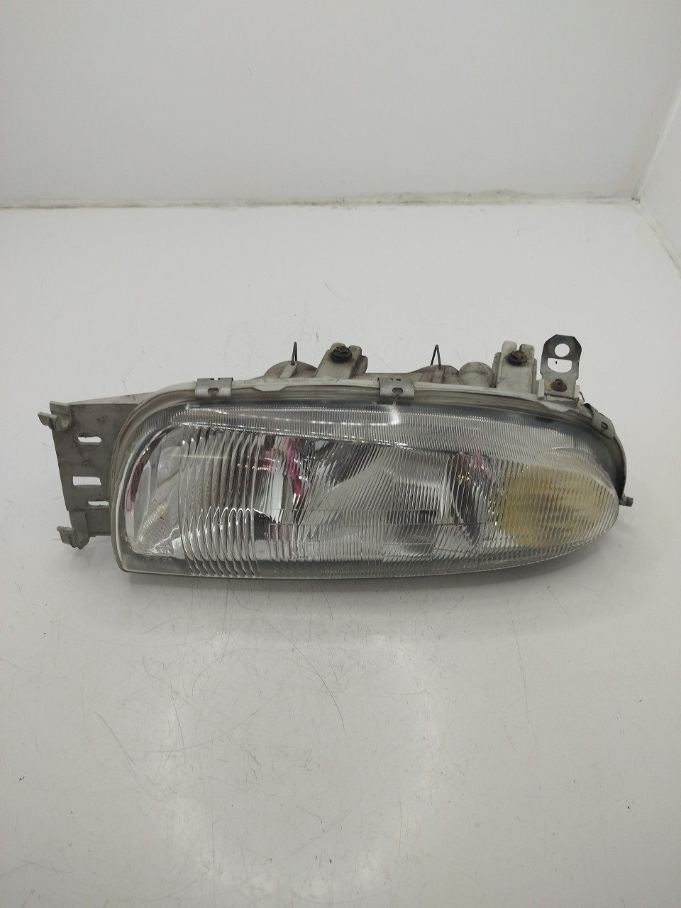 Farol/ Otica Dianteiro ESQ FORD FIESTA IV  de 1995 a 2002