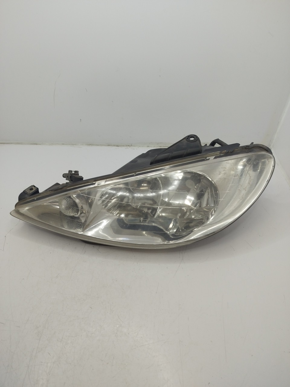 Farol/ Otica Dianteiro ESQ PEUGEOT 206 Hatchback  de 1998 a 2012