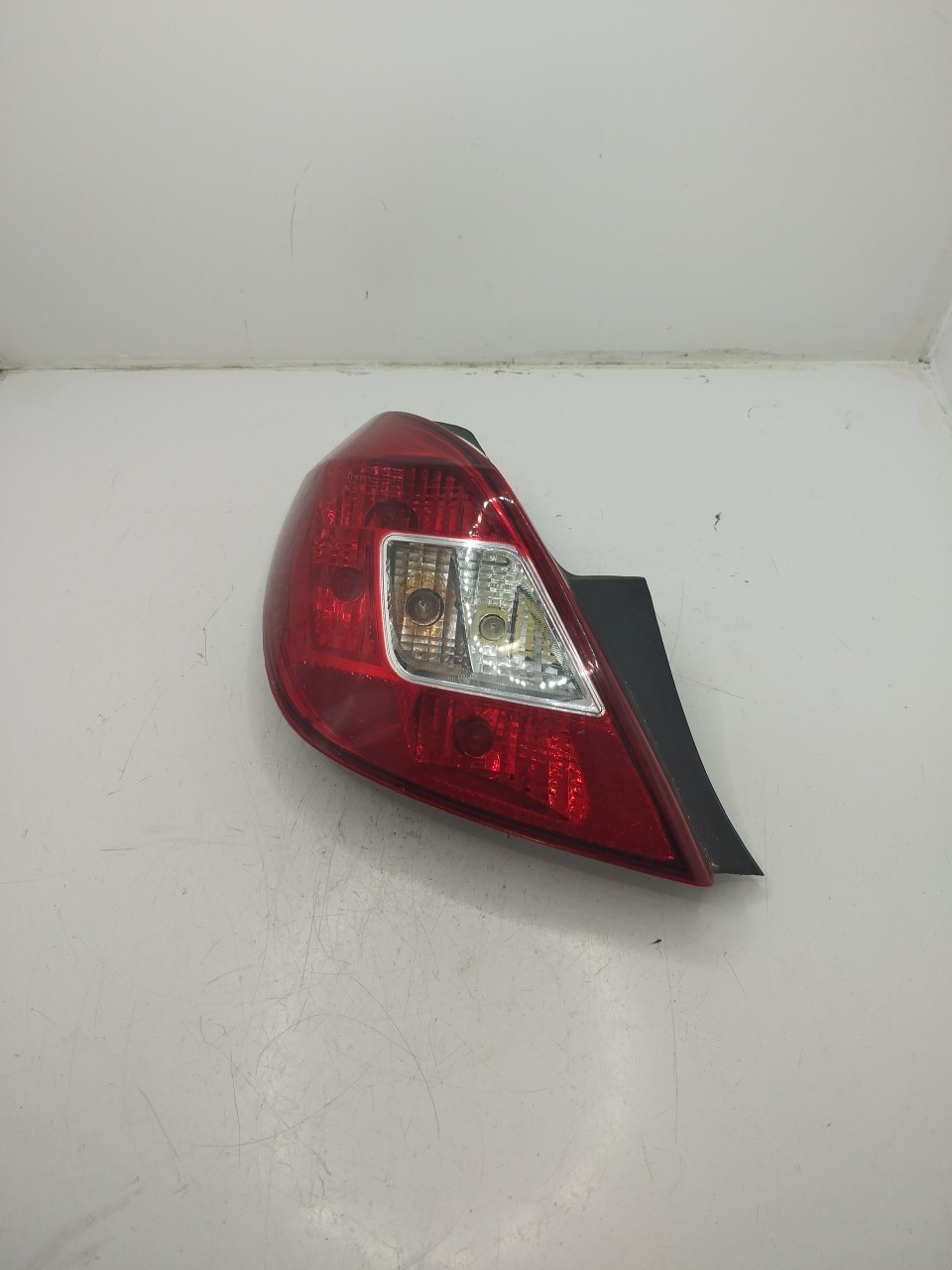 Farolim Stop Esq OPEL CORSA D  de 2006 a 2014