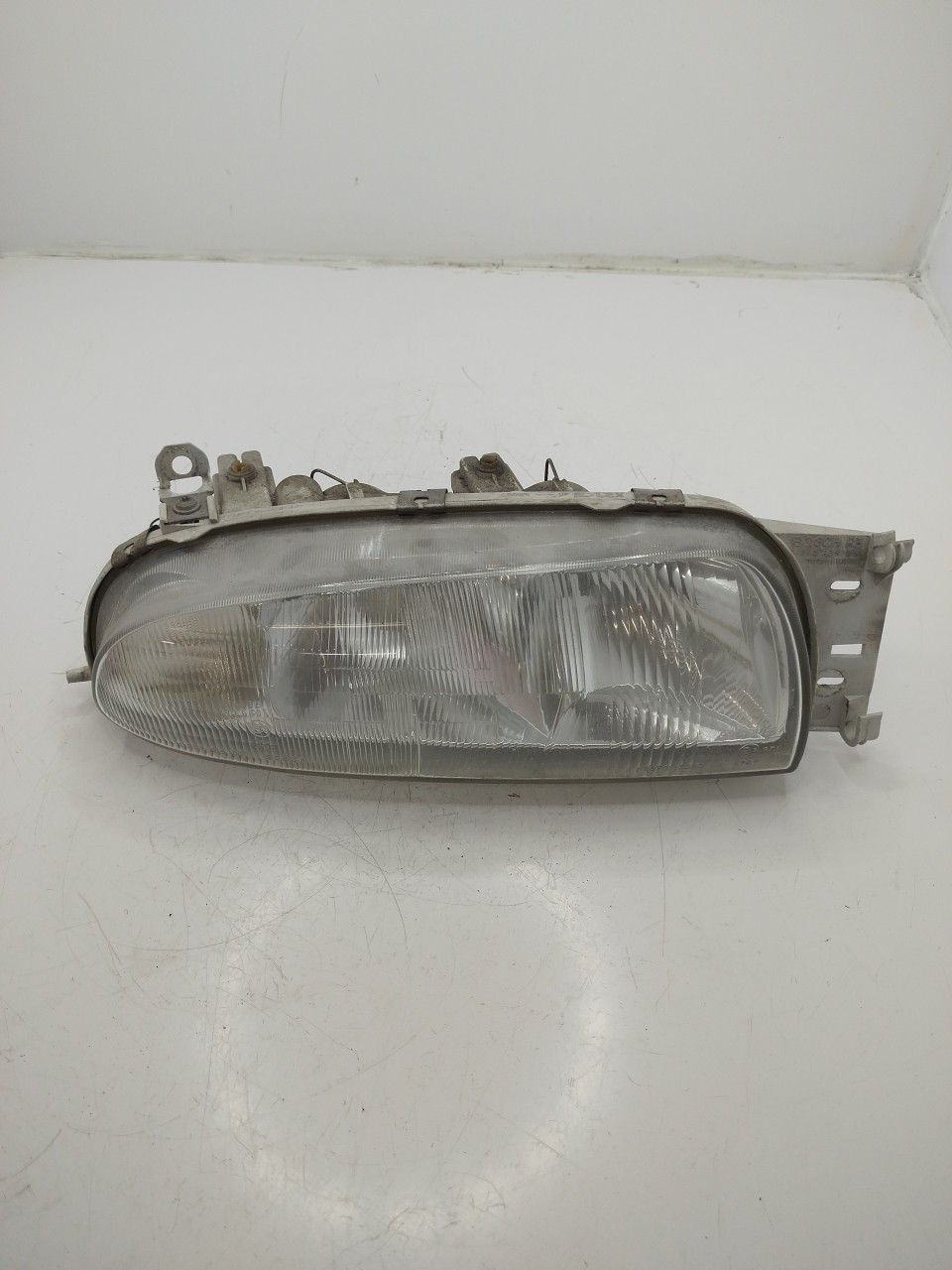 Farol/ Otica Dianteiro DTO FORD FIESTA IV  de 1995 a 2002