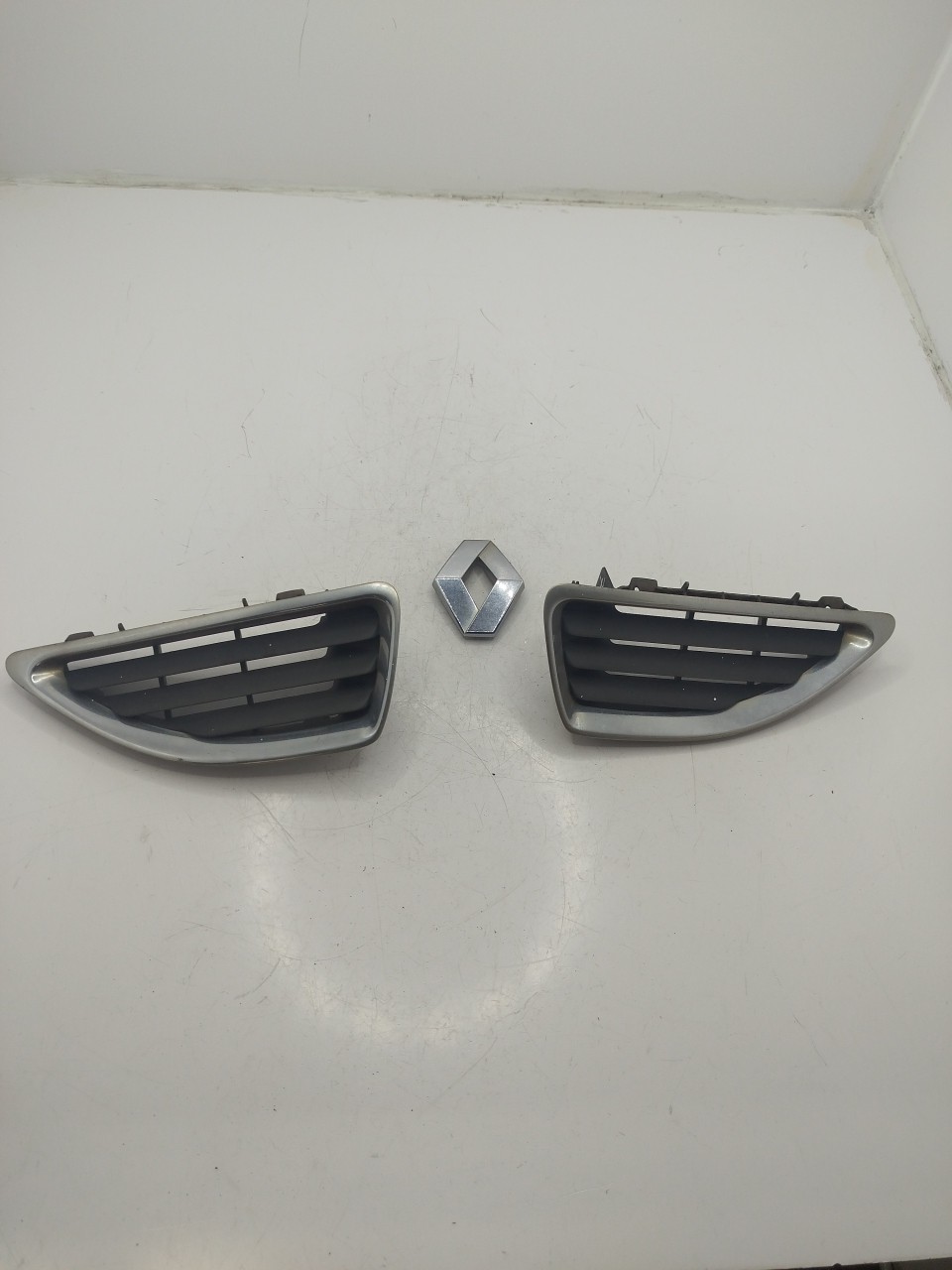 Grelha da Frente RENAULT MEGANE I Grandtour  de 1999 a 2003