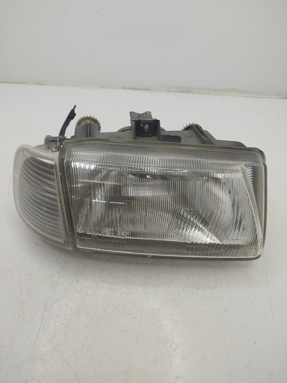 Farol/ Otica Dianteiro DTO SEAT CORDOBA  de 1993 a 2002
