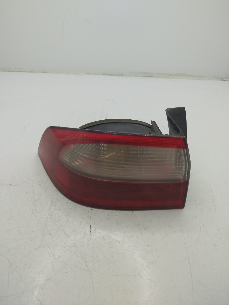 Farolim da Mala ESQ RENAULT LAGUNA II  de 2001 a 2007