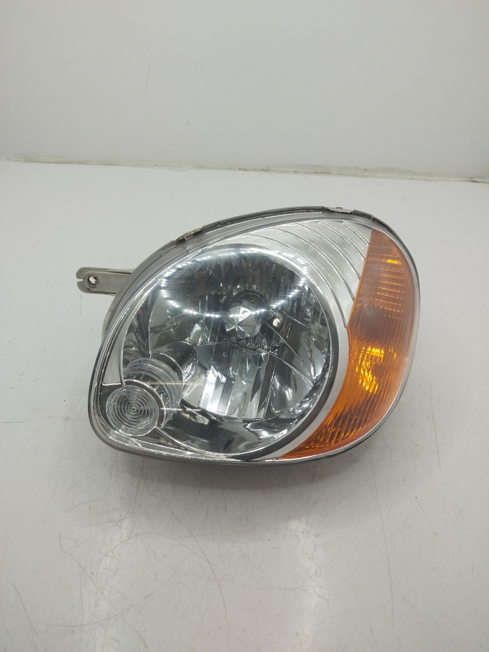 Farol/ Otica Dianteiro ESQ HYUNDAI ATOS  de 1997 a 0