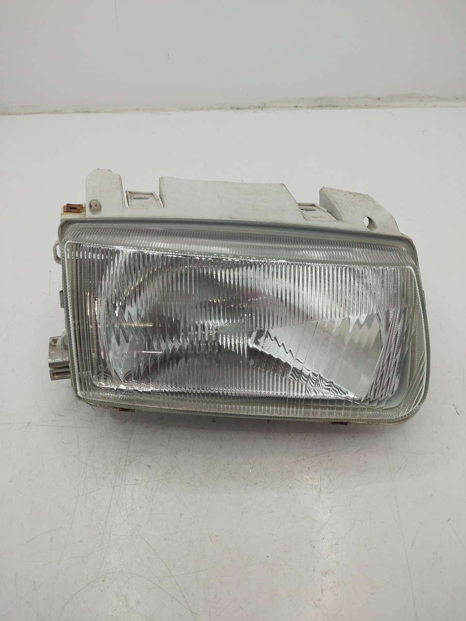 Farol/ Otica Dianteiro DTO VOLKSWAGEN Polo  de  a 