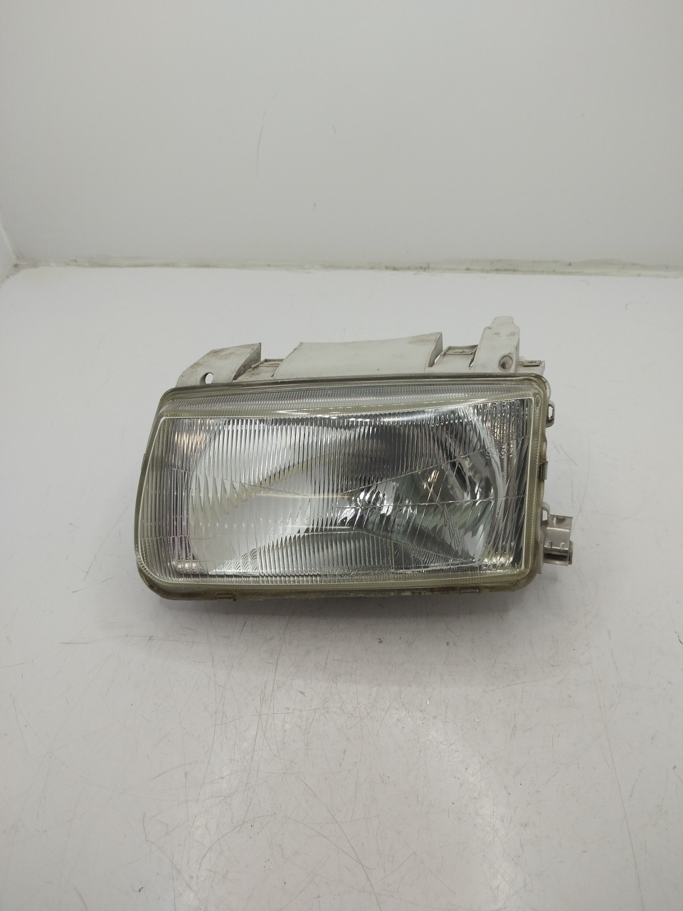 Farol/ Otica Dianteiro ESQ VOLKSWAGEN Polo  de  a 