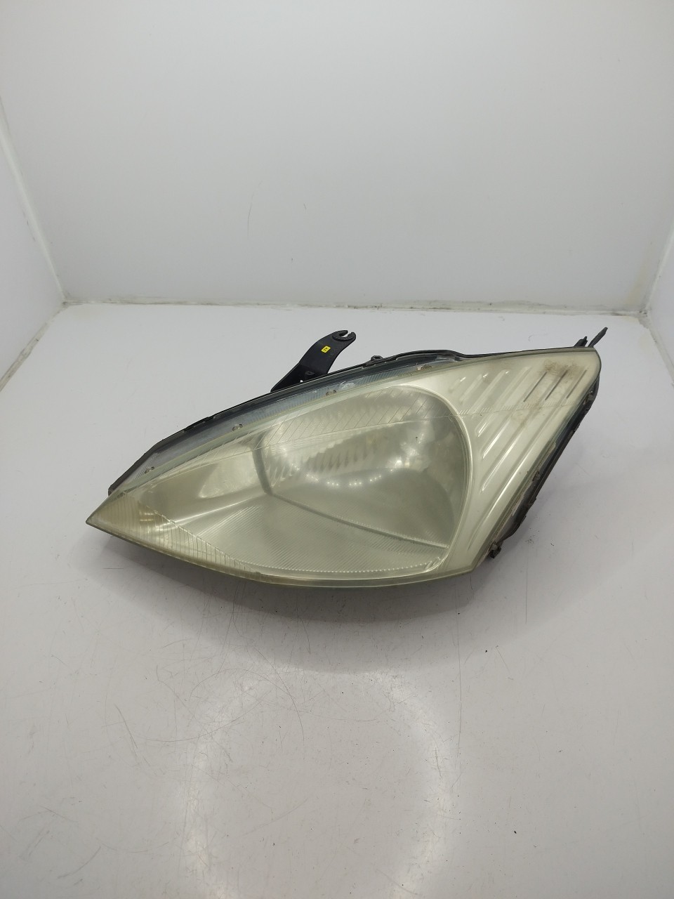 Farol/ Otica Dianteiro ESQ FORD Focus I Carrinha  de  a 