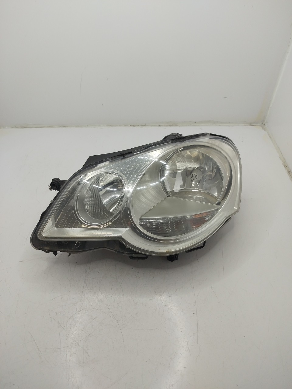 Farol/ Otica Dianteiro ESQ VOLKSWAGEN POLO  de 2001 a 2014