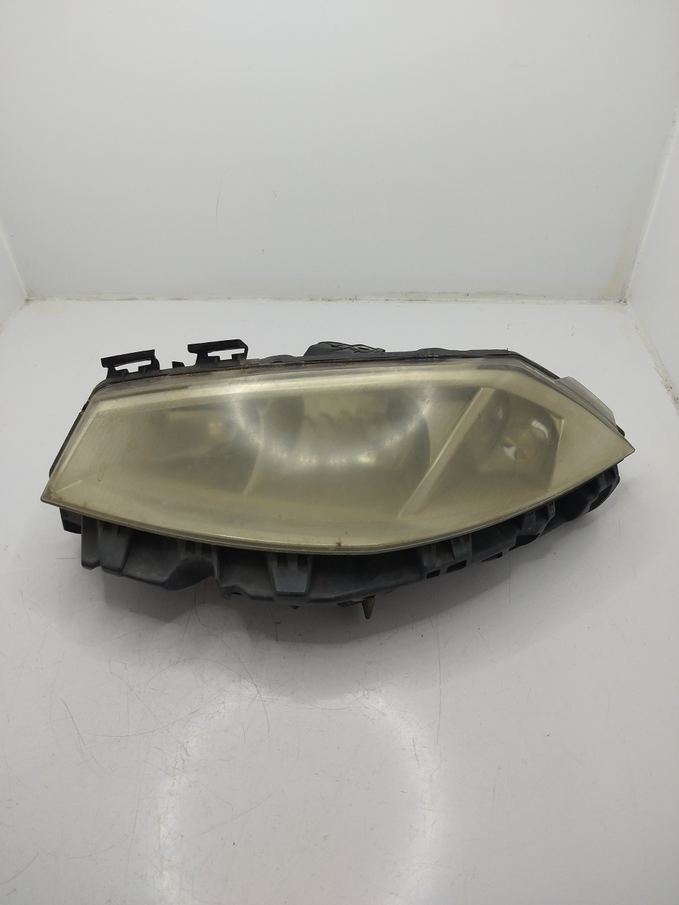 Farol/ Otica Dianteiro DTO RENAULT Megane II Sedan  de  a 