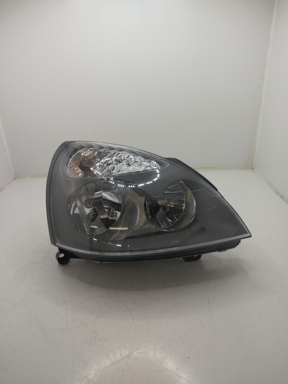 Farol/ Otica Dianteiro DTO RENAULT Clio II  de  a 