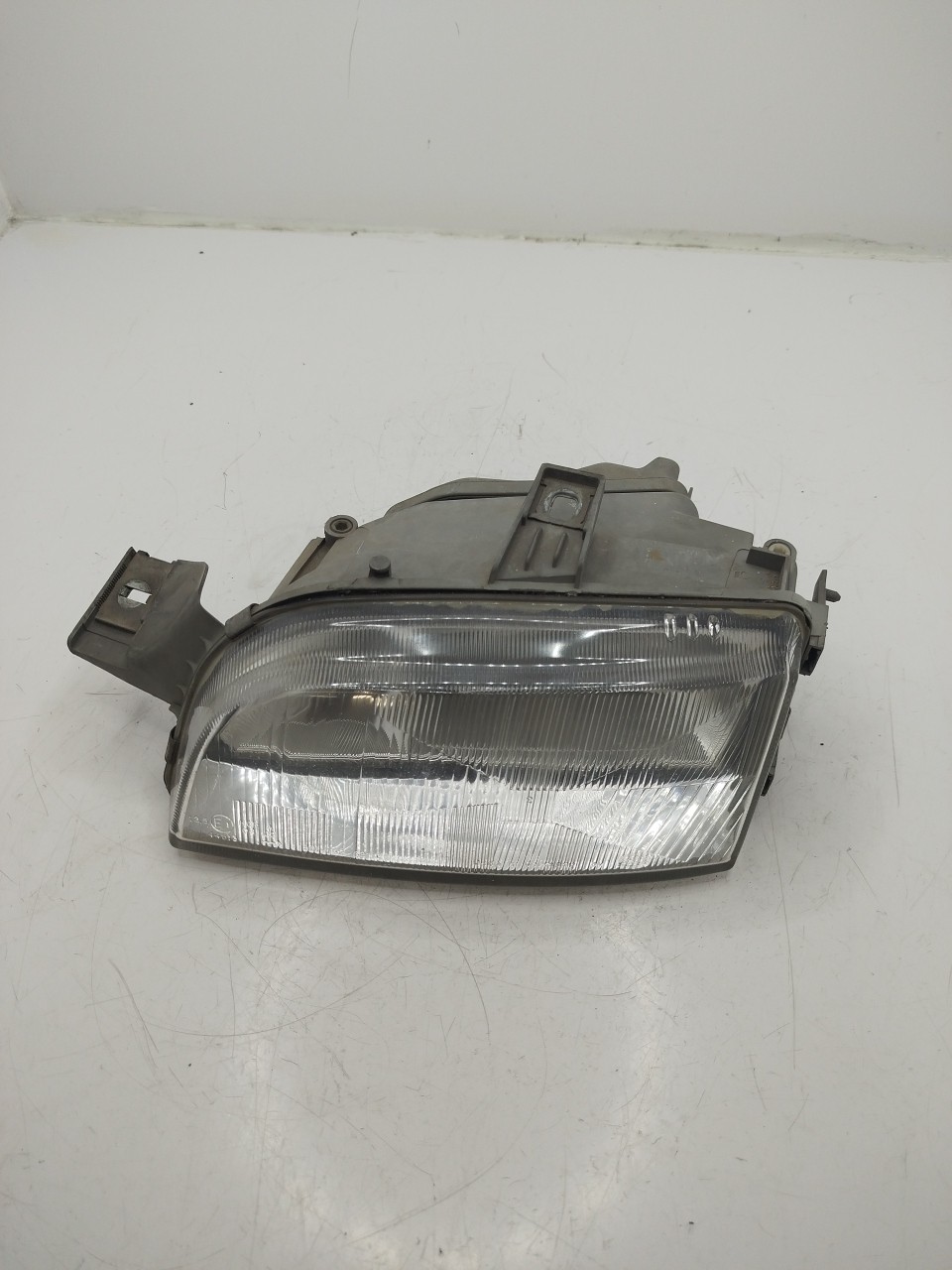Farol/ Otica Dianteiro ESQ FIAT PUNTO  de 1993 a 1999