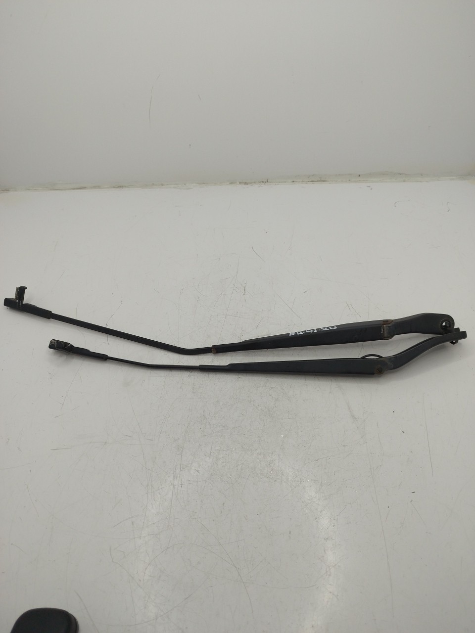 Haste/Braço de escova Limpa Vidros MAZDA 3  de 2003 a 2009