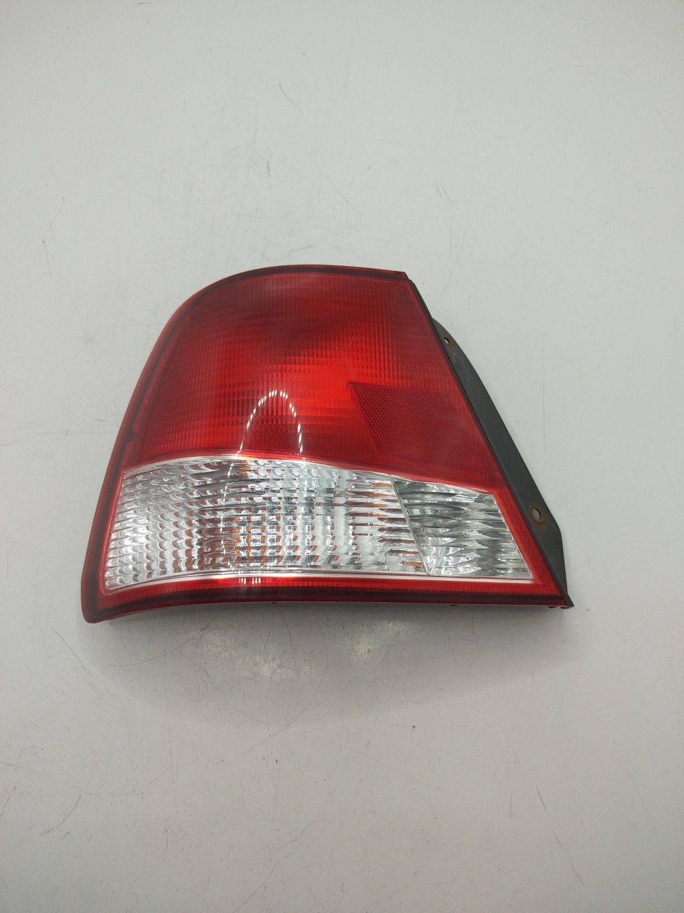 Farolim Stop Esq HYUNDAI ACCENT II  de 1999 a 2006