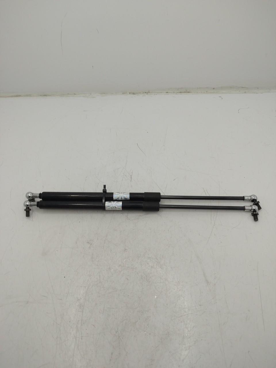 Amortecedor porta da mala MITSUBISHI COLT IV  de 1992 a 1996