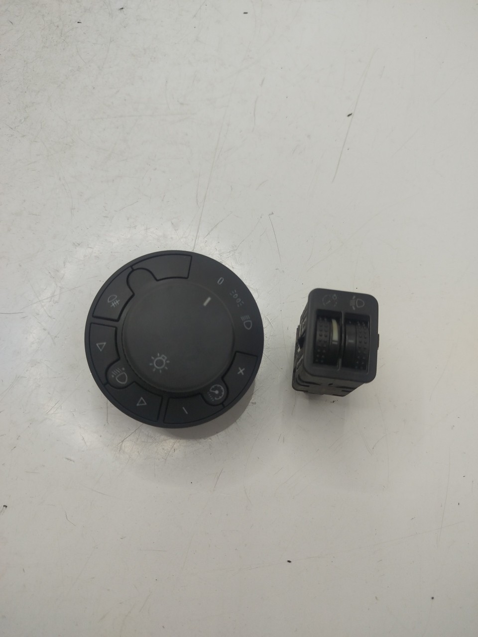 Botão / Interruptor de Luzes OPEL CORSA D  de 2006 a 2014