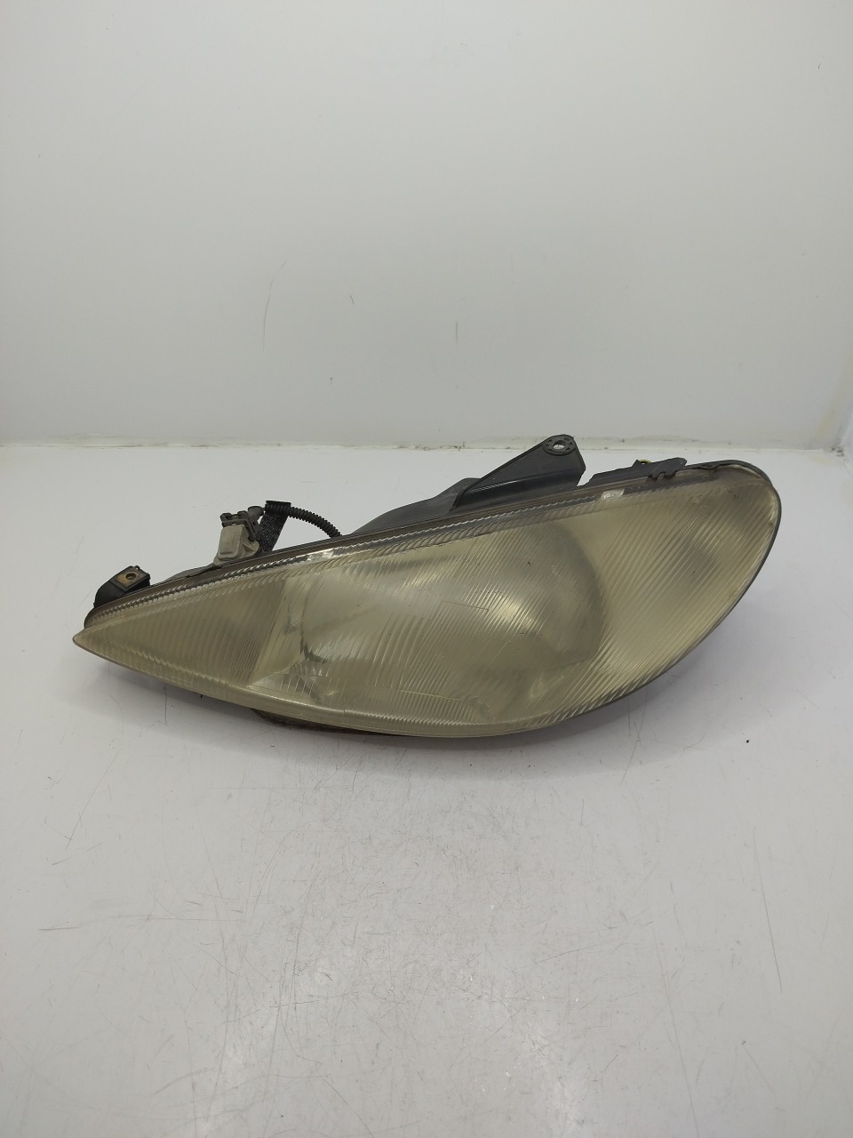 Farol/ Otica Dianteiro ESQ PEUGEOT 206  de  a 