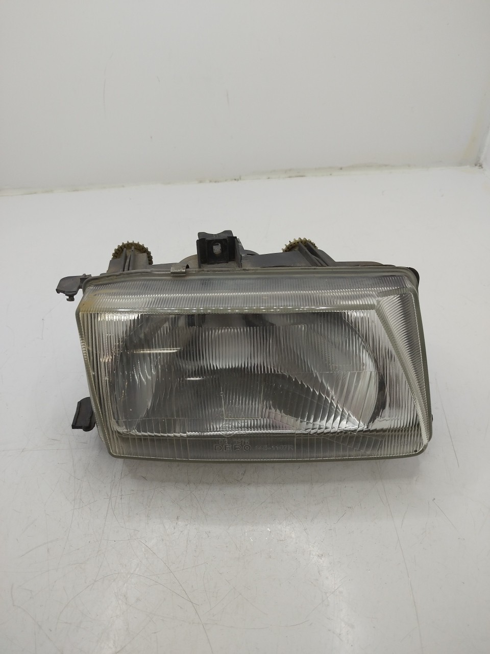 Farol/ Otica Dianteiro DTO SEAT IBIZA II  de 1993 a 2002