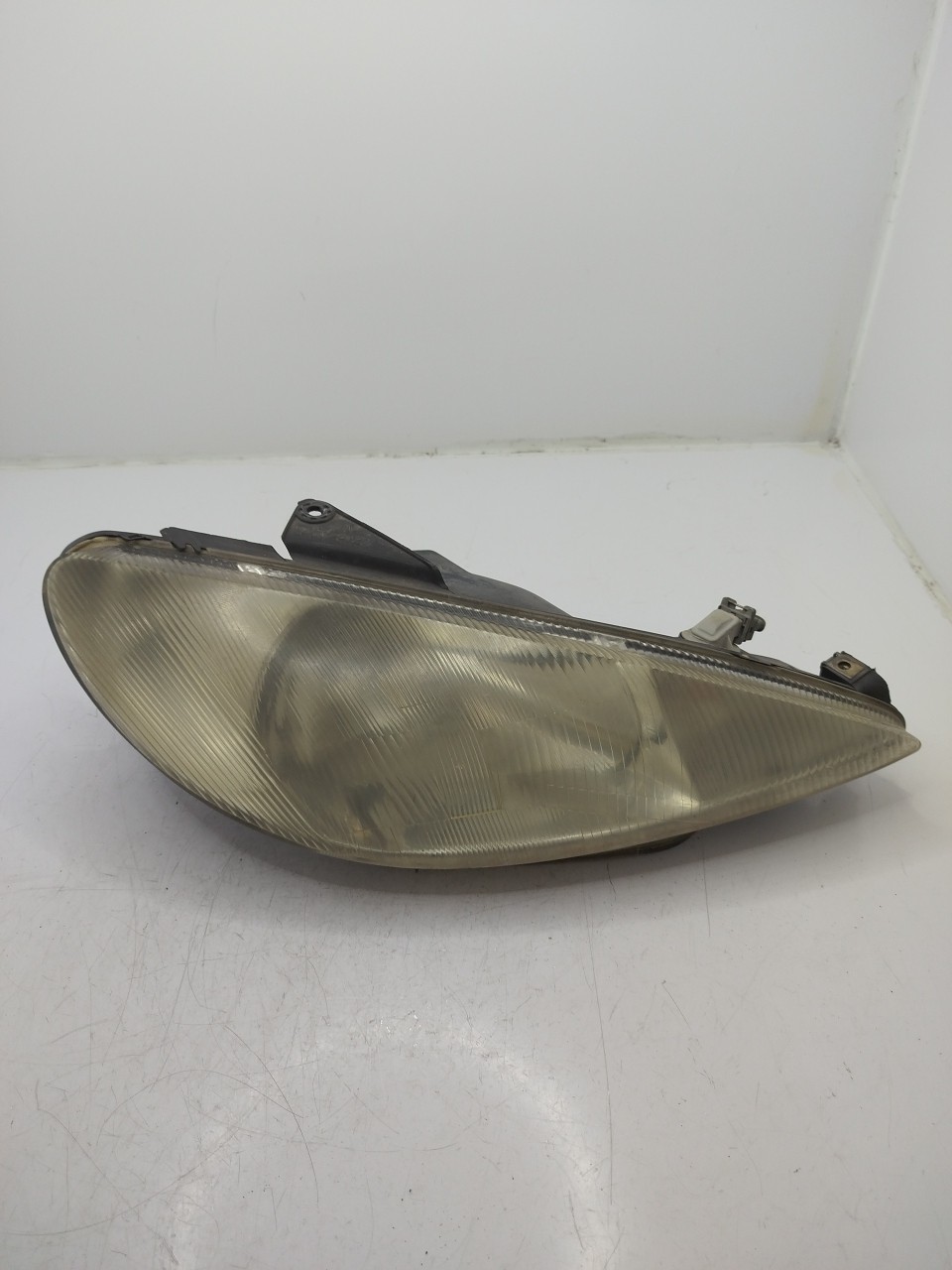 Farol/ Otica Dianteiro DTO PEUGEOT 206  de  a 