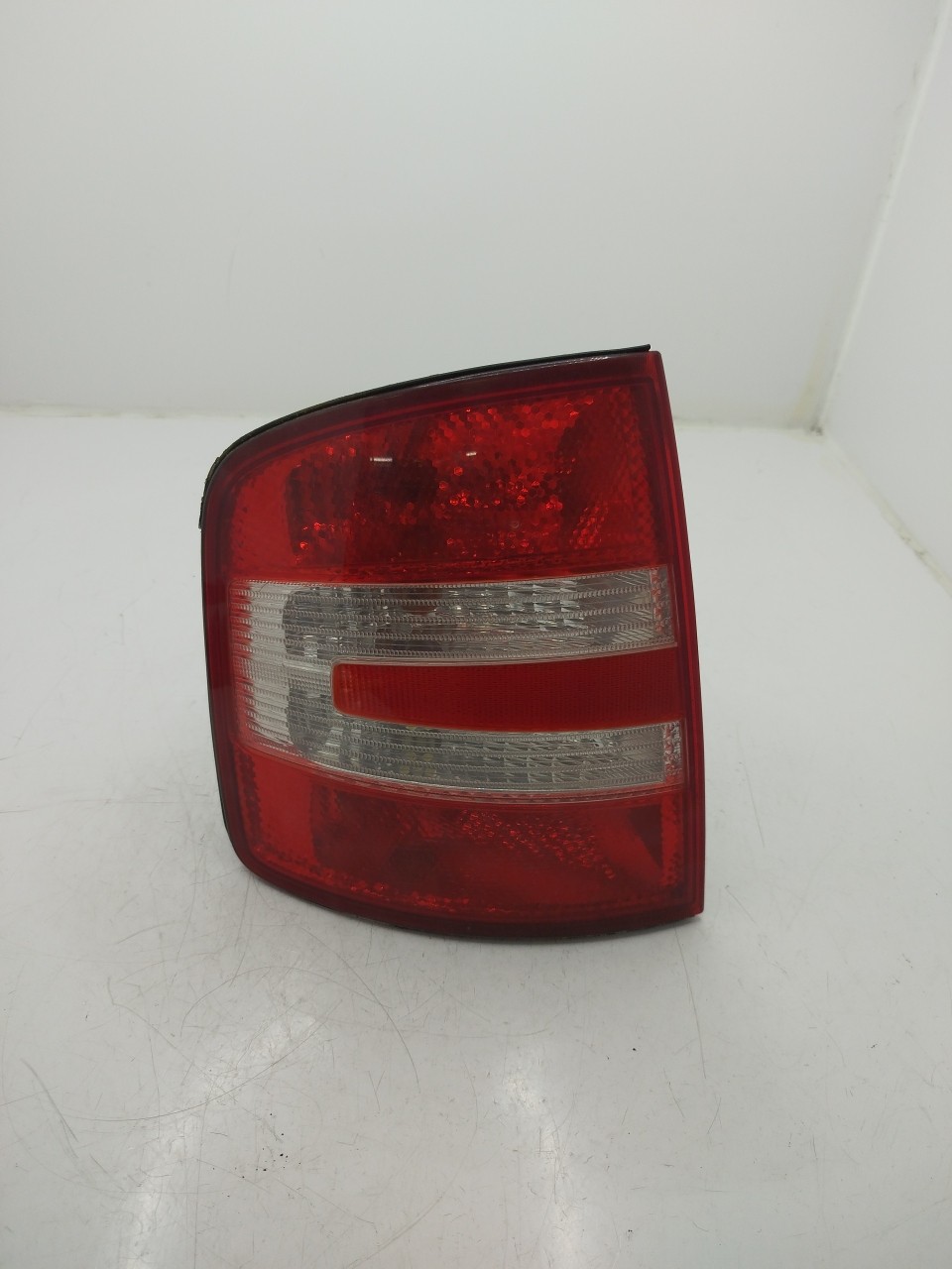 Farolim Stop Esq SKODA Fabia I Break  de  a 