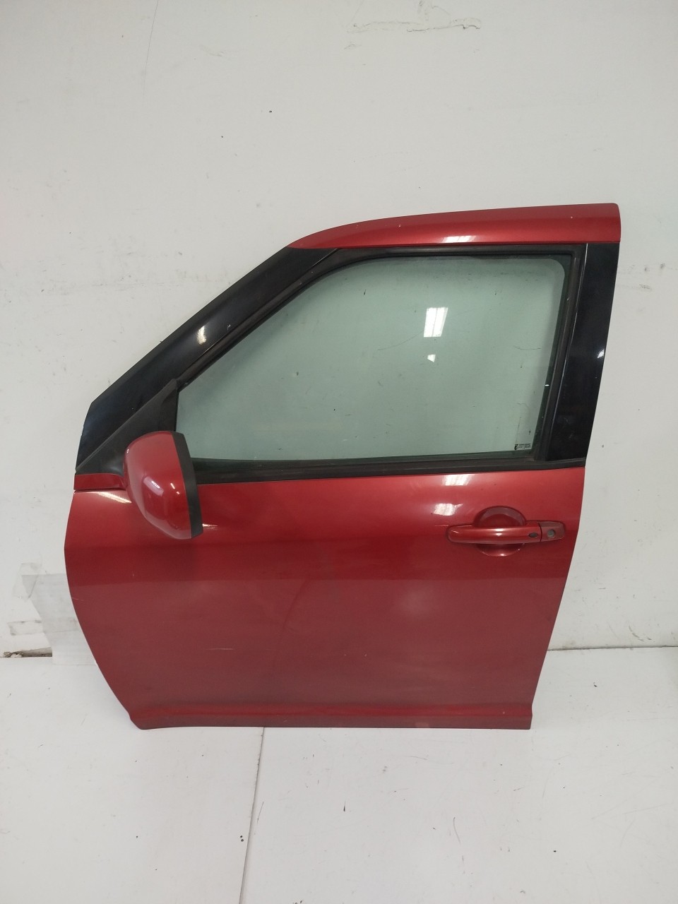 Porta Frente Esq SUZUKI SWIFT III  de 2005 a 0
