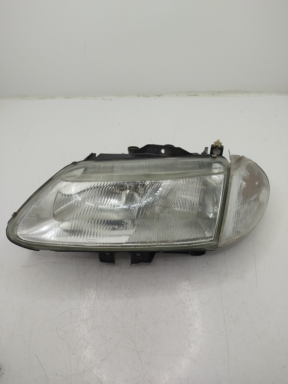Farol/ Otica Dianteiro ESQ RENAULT LAGUNA I  de 1993 a 2002