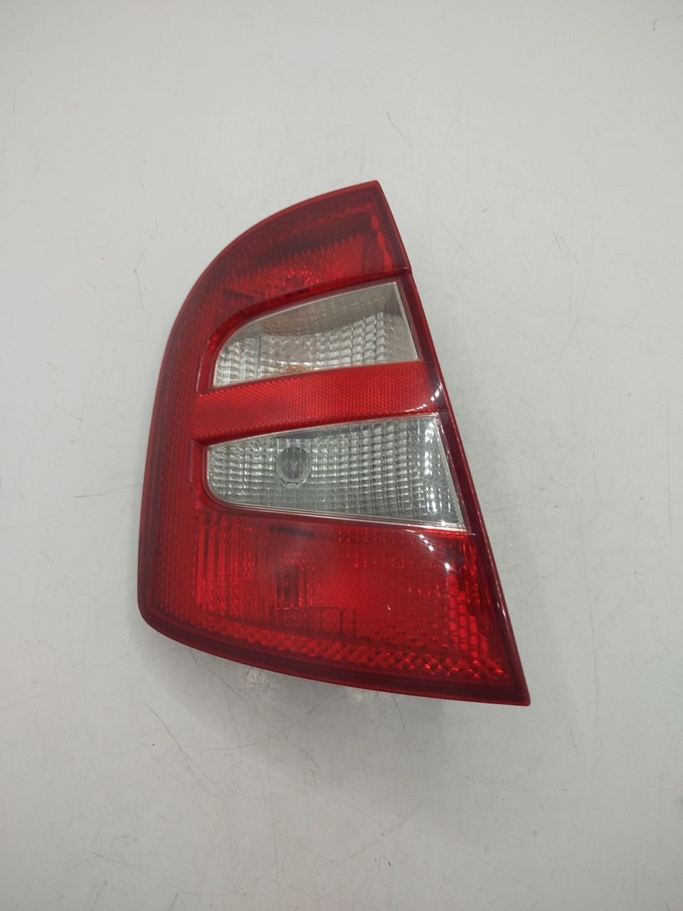 Farolim Stop Esq SKODA FABIA I  de 1999 a 2008
