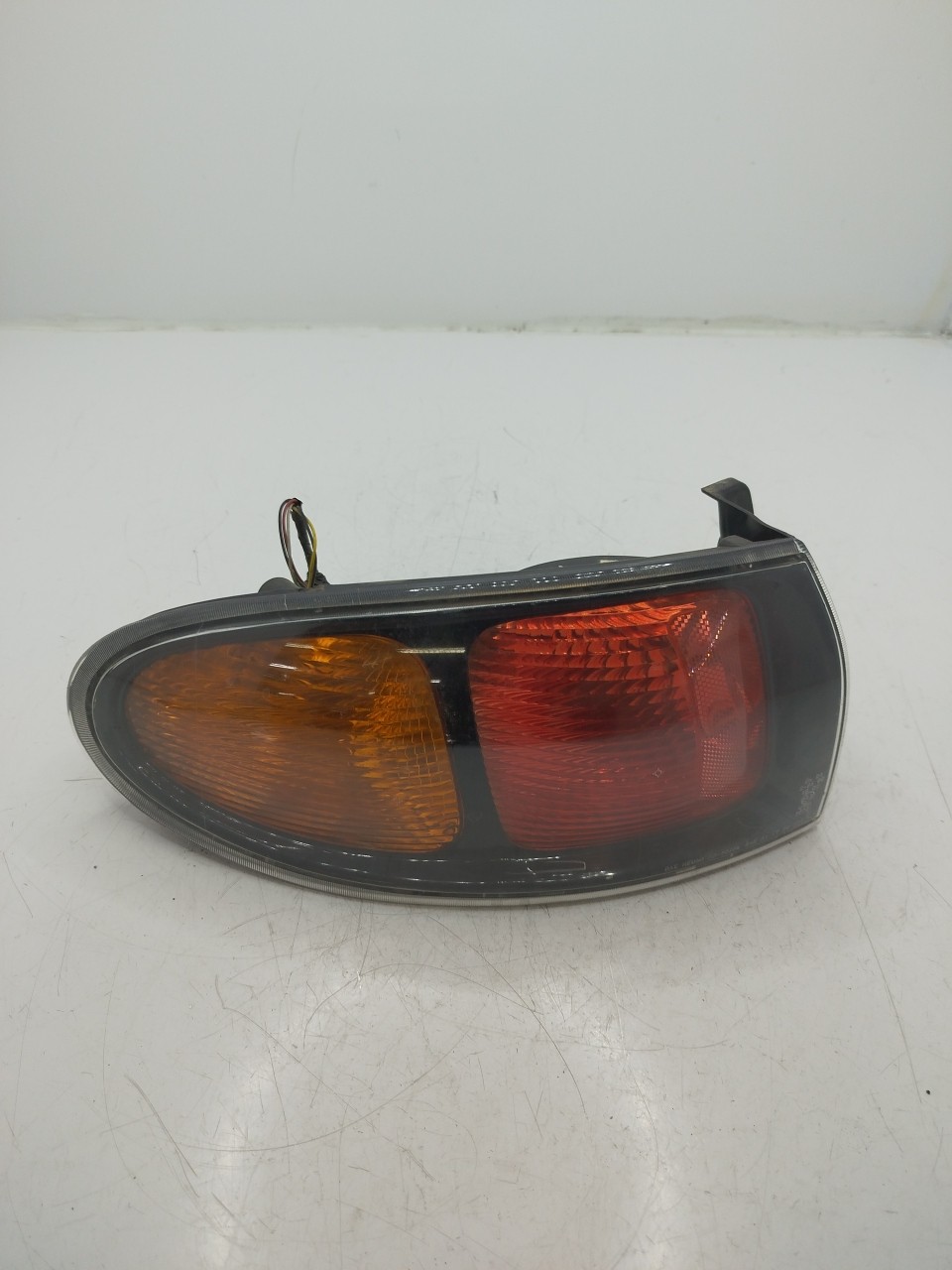 Farolim Stop Esq DAEWOO LANOS  de 1997 a 0