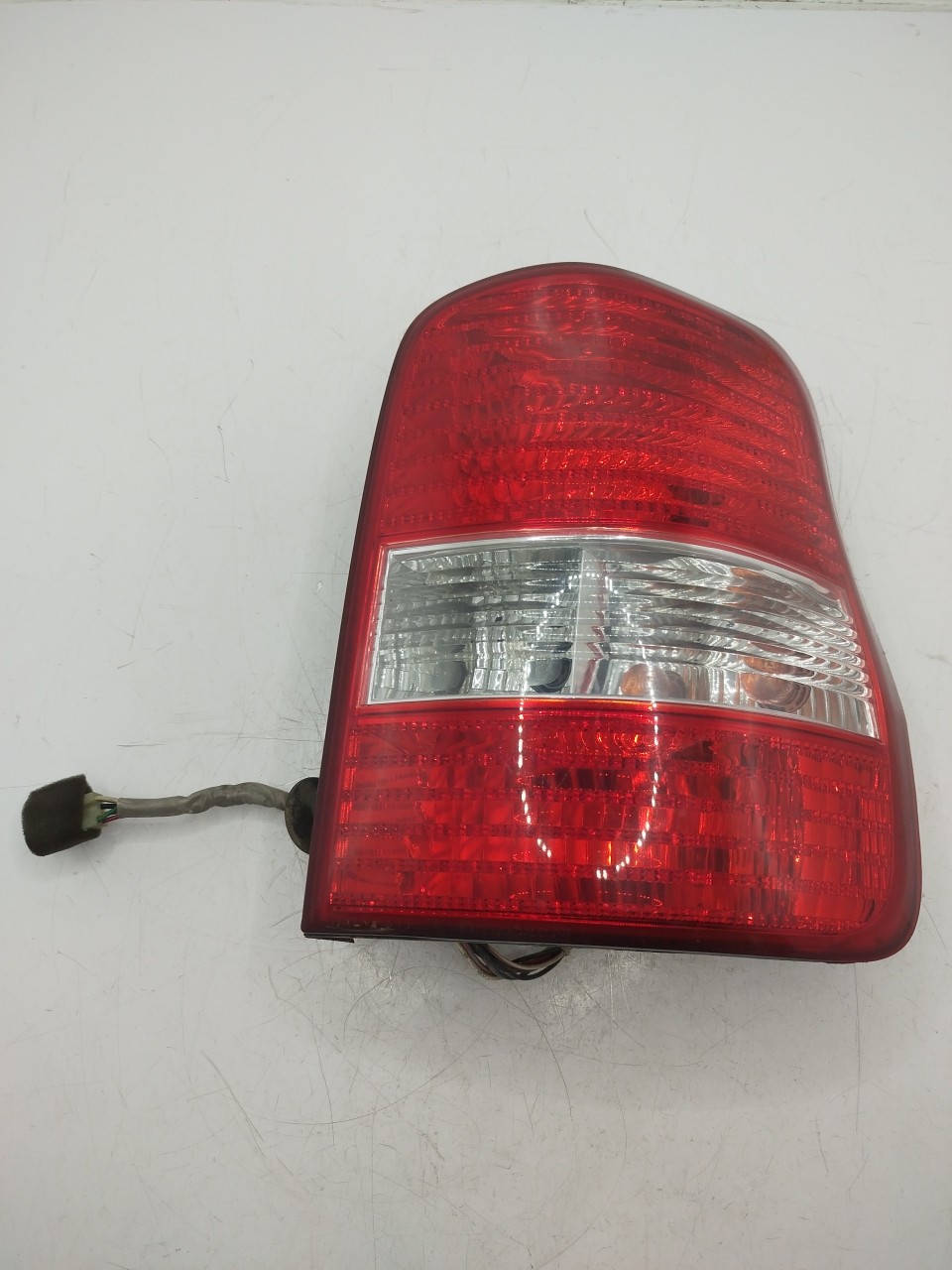 Farolim Stop Dto KIA CARNIVAL II  de 1999 a 2007