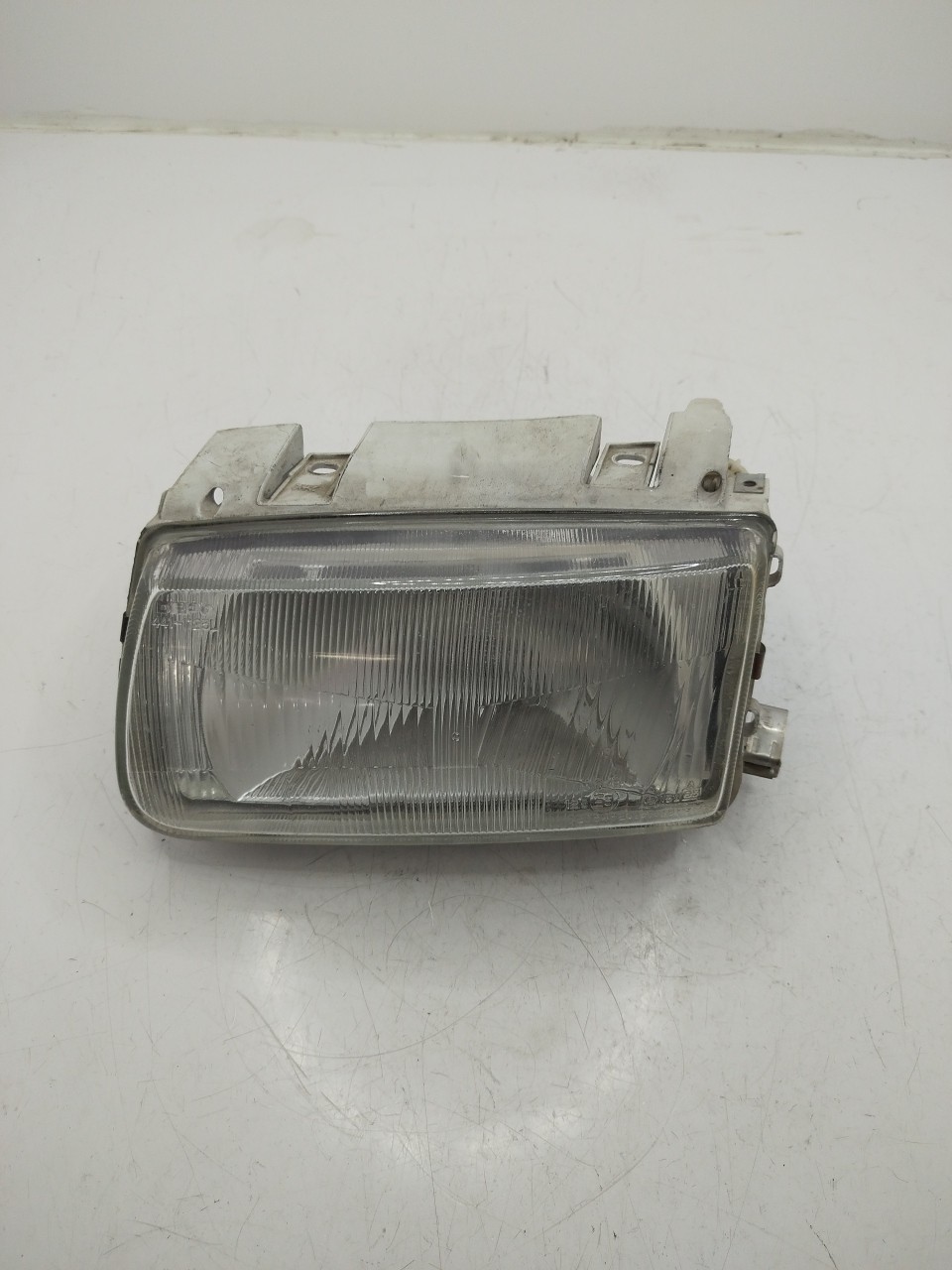 Farol/ Otica Dianteiro ESQ VOLKSWAGEN Polo  de  a 