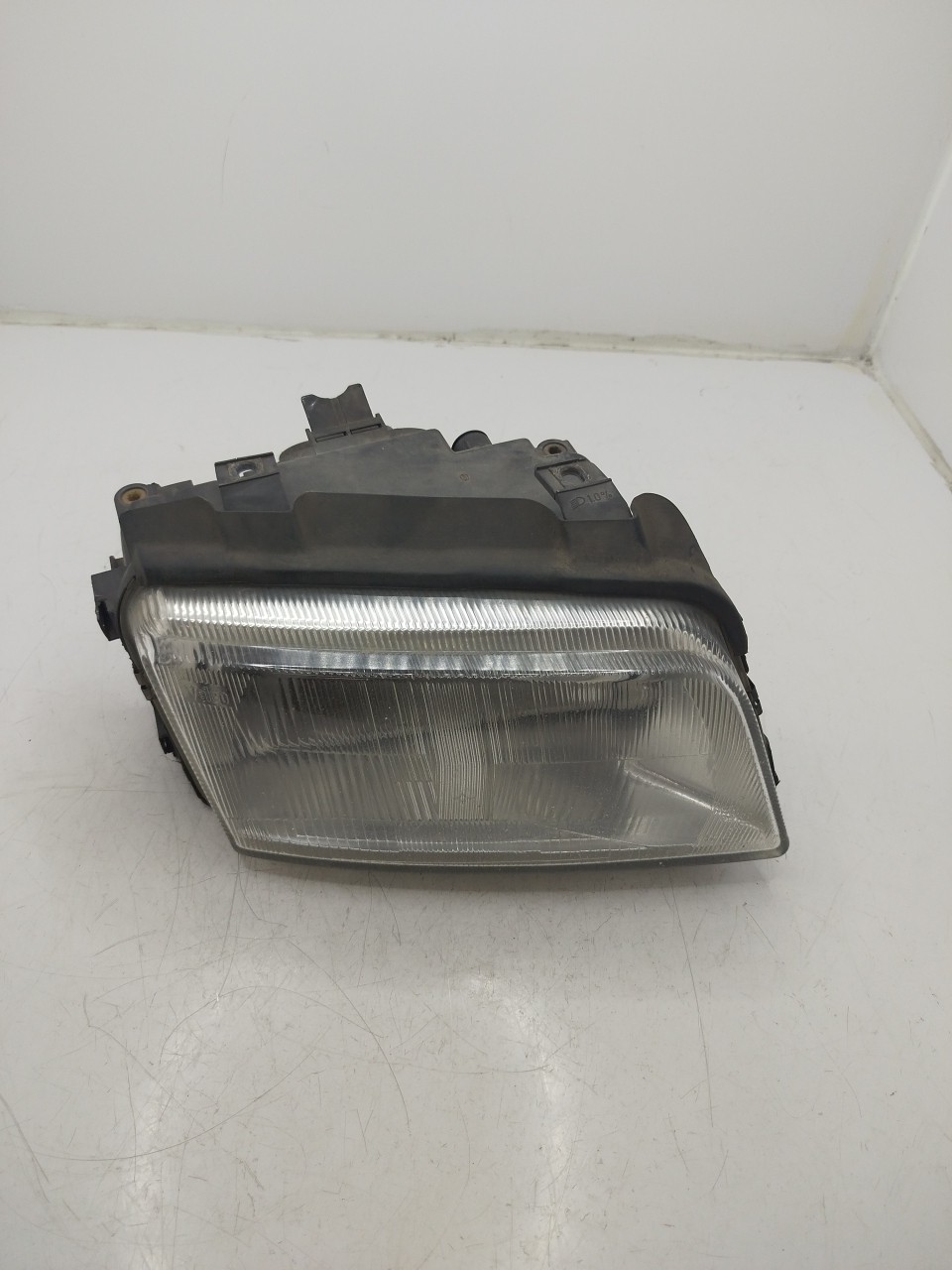 Farol/ Otica Dianteiro DTO AUDI A4  de 1994 a 2001