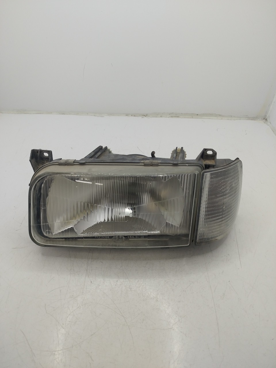 Farol/ Otica Dianteiro ESQ VOLKSWAGEN PASSAT  de 1988 a 1997