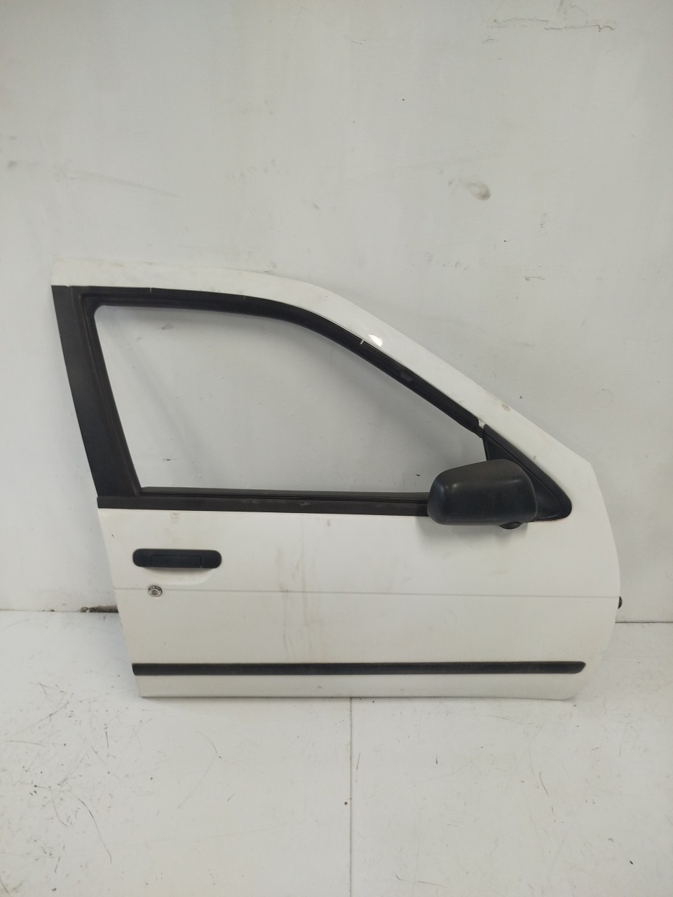 Porta Frente Dto NISSAN ALMERA I Hatchback  de 1995 a 2001