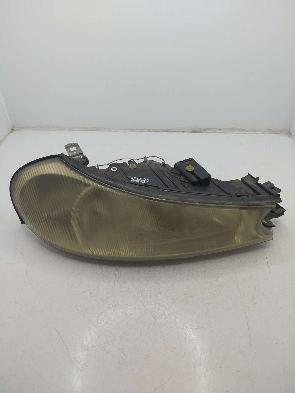 Farol/ Otica Dianteiro DTO FORD Mondeo II Carrinha  de  a 