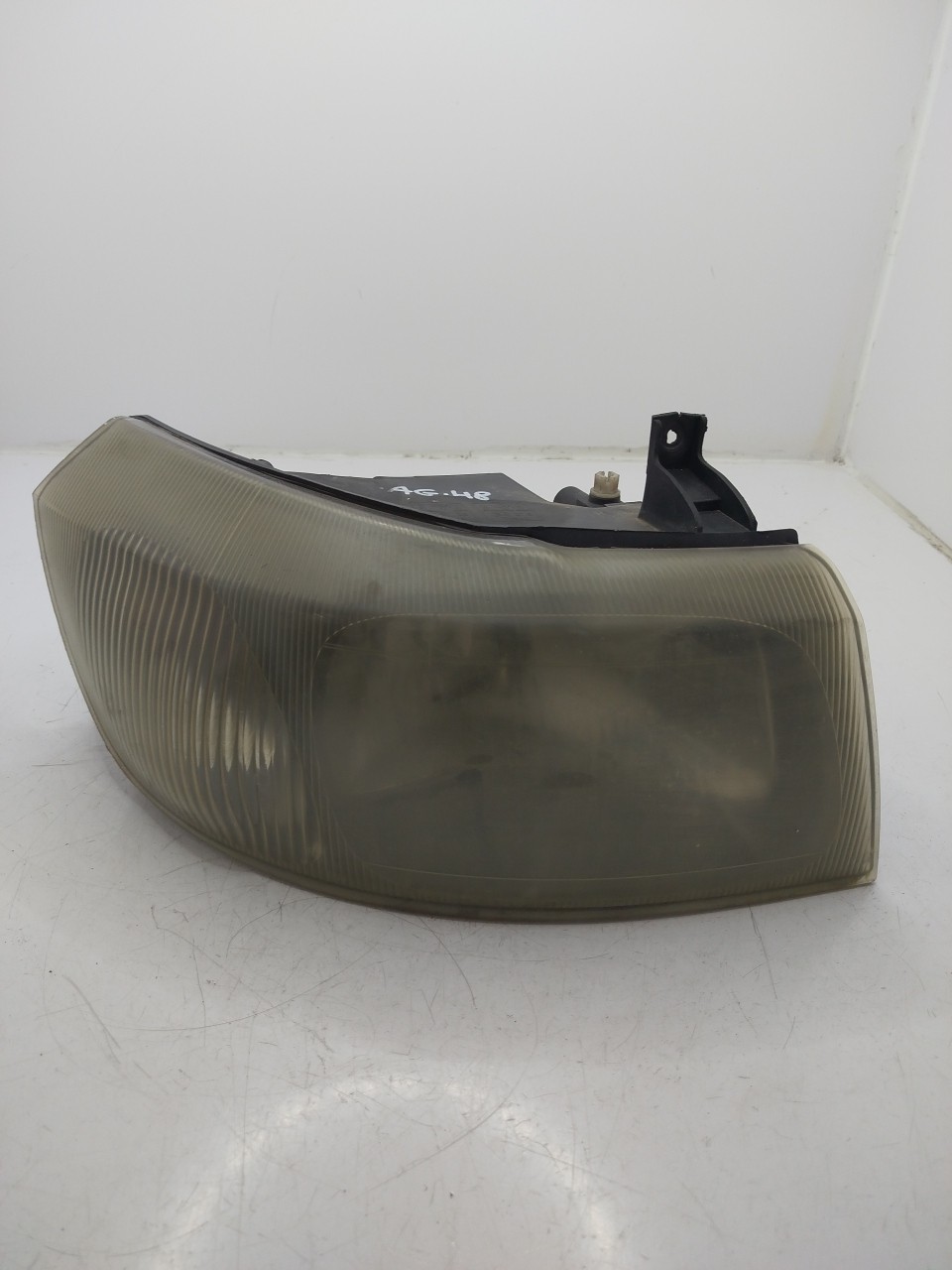 Farol/ Otica Dianteiro DTO FORD TRANSIT Caixa  de 2000 a 2006
