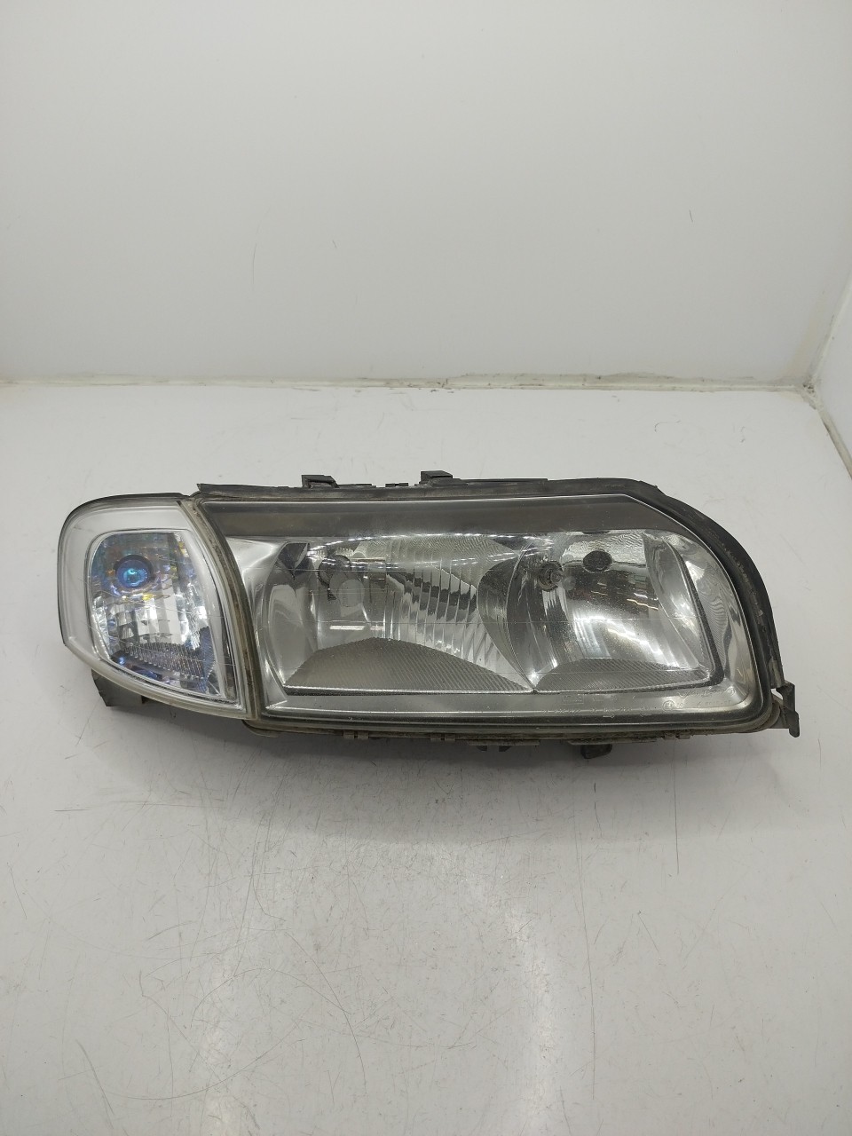 Farol/ Otica Dianteiro DTO VOLVO S80 I  de 1998 a 2008