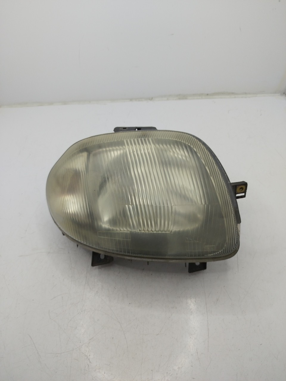 Farol/ Otica Dianteiro DTO RENAULT Clio II  de  a 