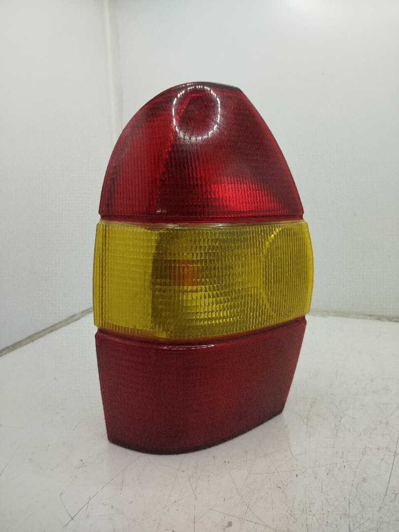Farolim Stop Esq FIAT PALIO Weekend  de 1996 a 0