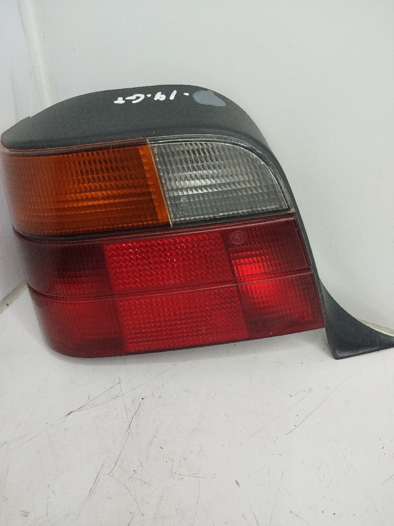 Farolim Stop Esq BMW 3 Touring  de 1994 a 1999