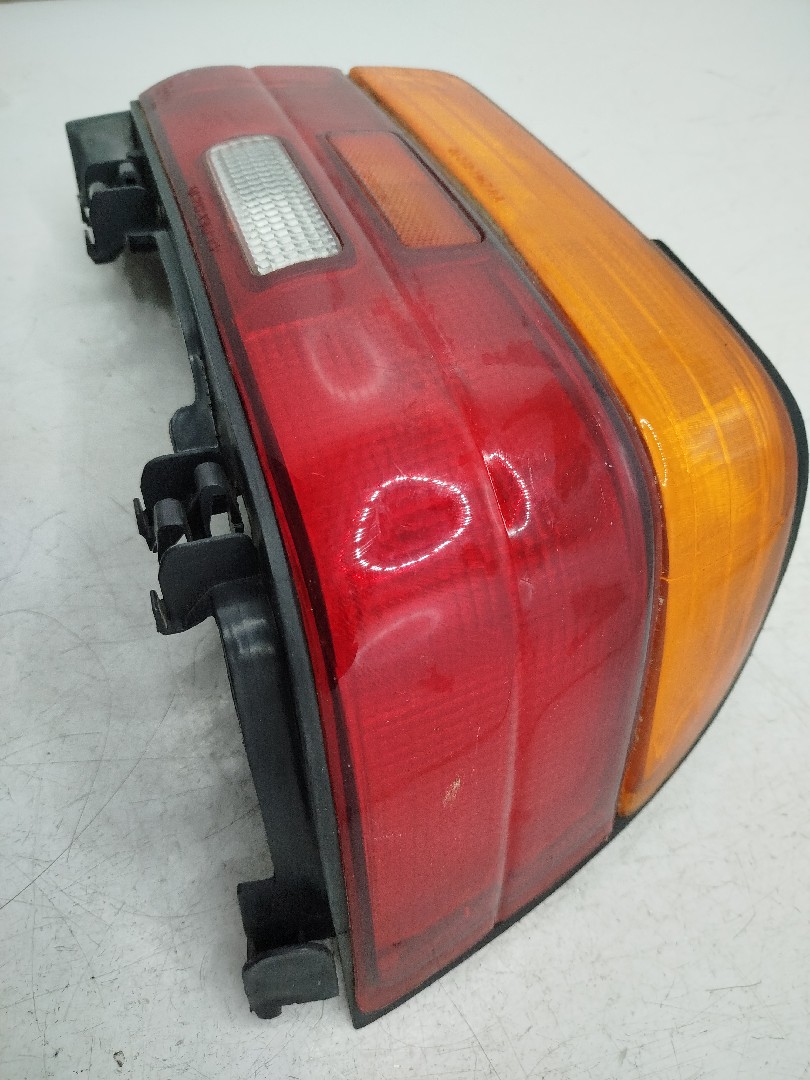 Farolim Stop Dto TOYOTA COROLLA (_E10_) | 91 - 99 Imagem-2