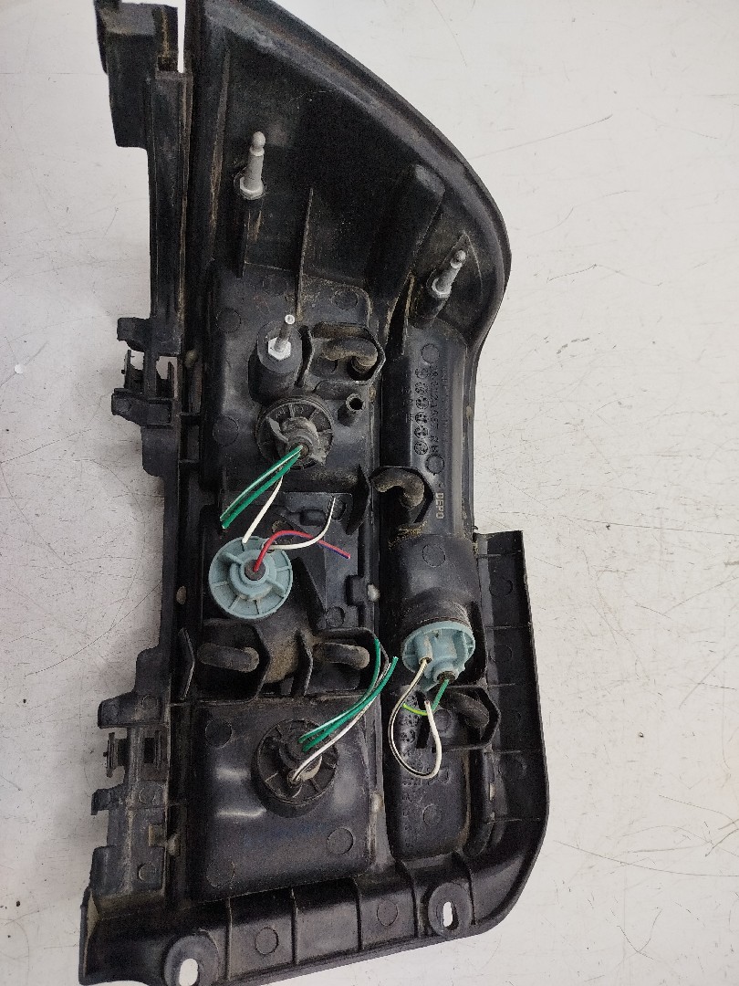 Farolim Stop Dto TOYOTA COROLLA (_E10_) | 91 - 99 Imagem-3