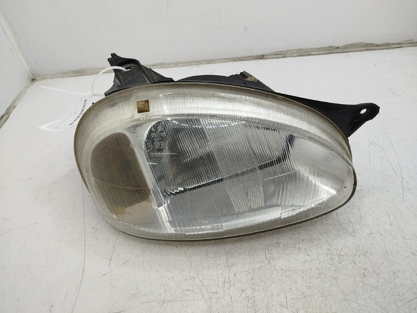 Farol/ Otica Dianteiro DTO OPEL CORSA B  de 1993 a 2002