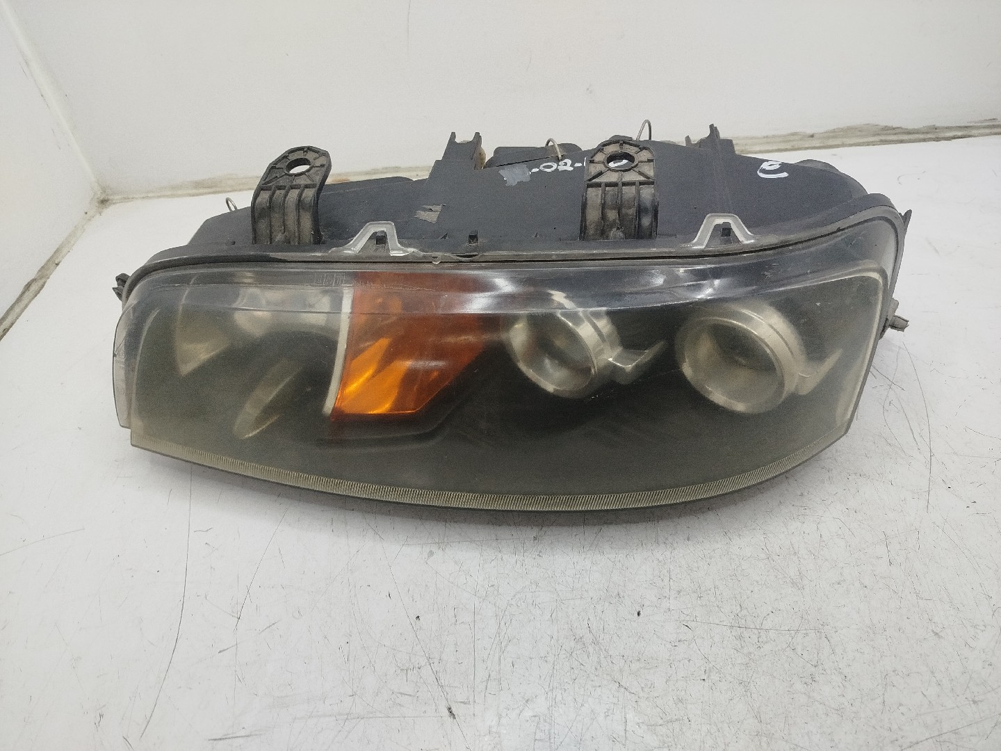 Farol/ Otica Dianteiro ESQ FIAT PUNTO  de 1999 a 2012