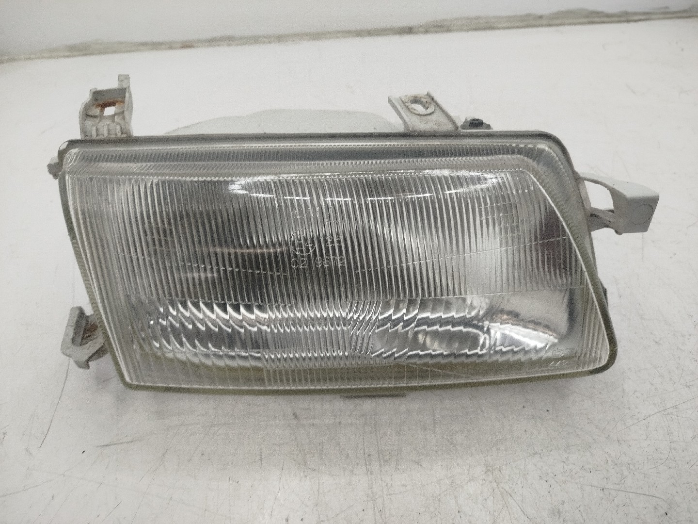 Farol/ Otica Dianteiro DTO OPEL Astra F Caravan  de  a