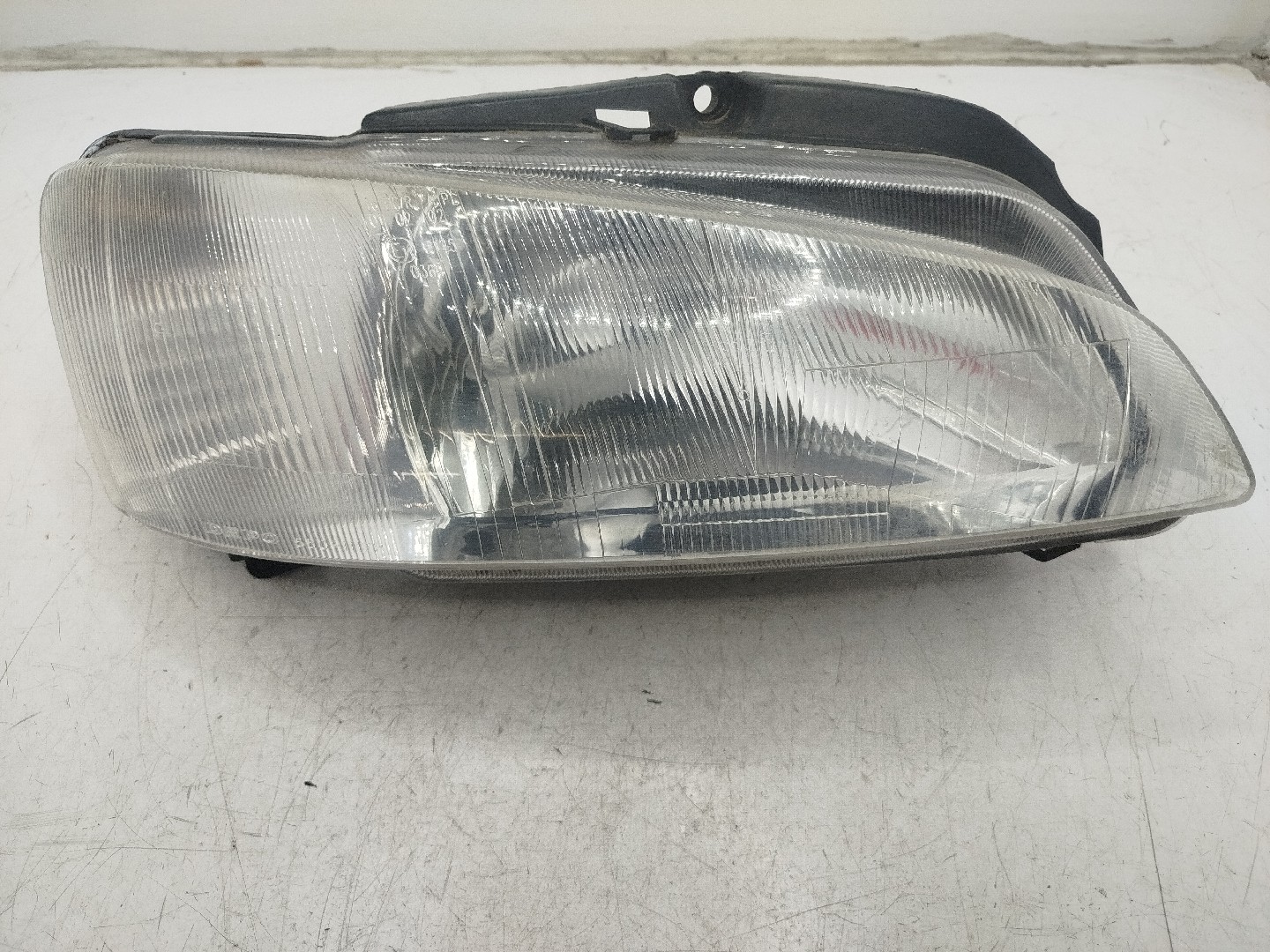Farol/ Otica Dianteiro DTO PEUGEOT 106 I  de 1991 a 1996