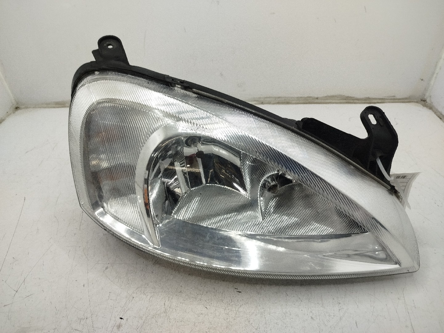 Farol/ Otica Dianteiro DTO OPEL CORSA C  de 2000 a 2009