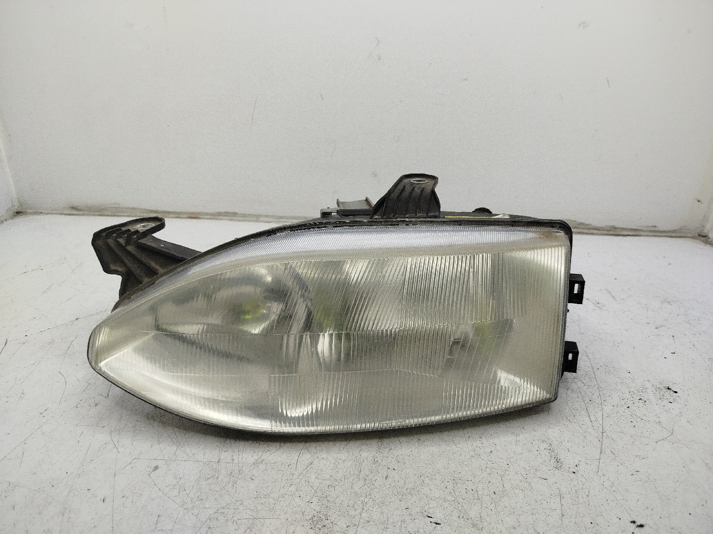 Farol/ Otica Dianteiro ESQ FIAT PALIO Weekend  de 1996 a 0