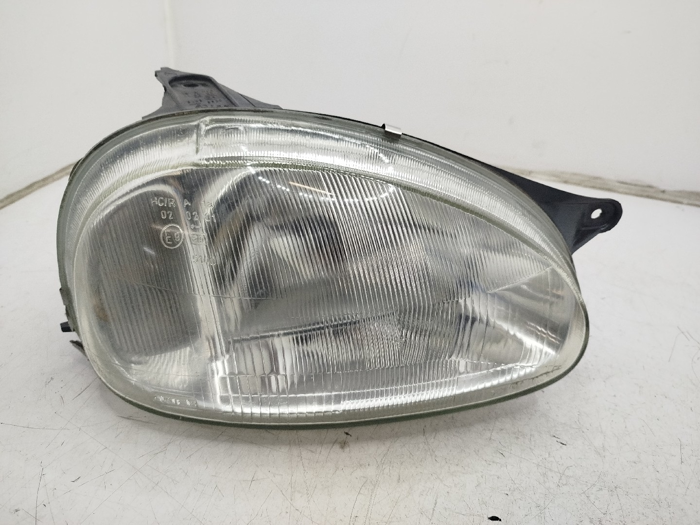 Farol/ Otica Dianteiro DTO OPEL CORSA B  de 1993 a 2002