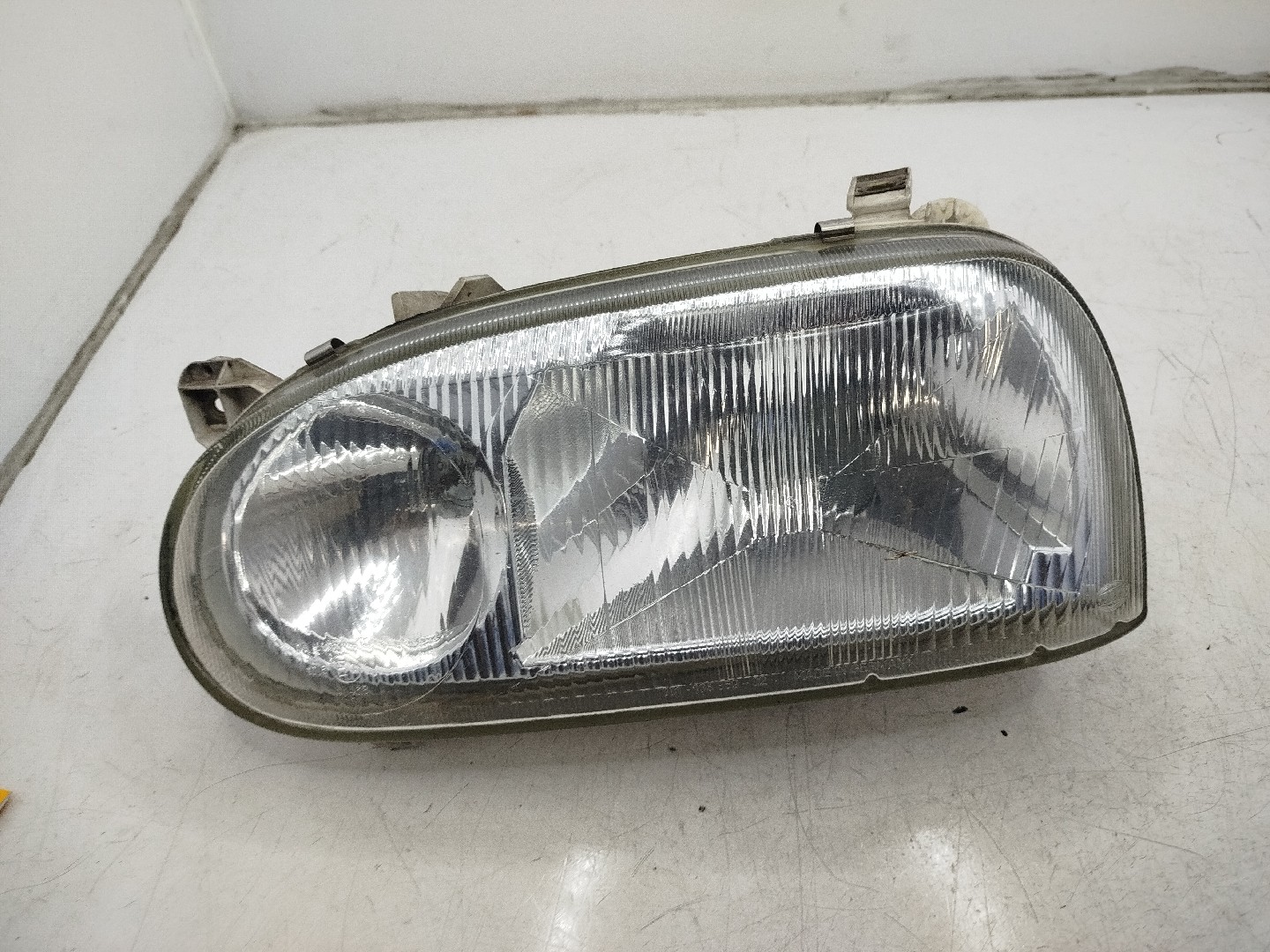 Farol/ Otica Dianteiro ESQ VOLKSWAGEN GOLF III  de 1991 a 1998